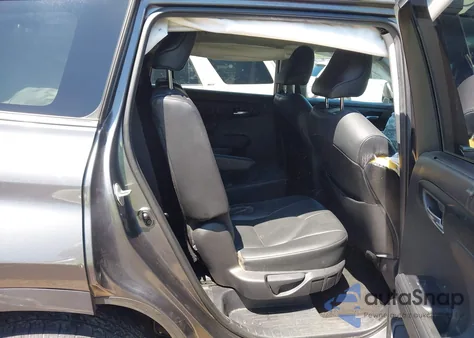 2021 Toyota Highlander Xle z USA, uszkodzony, nr VIN 5TDGZRAH2MS519387